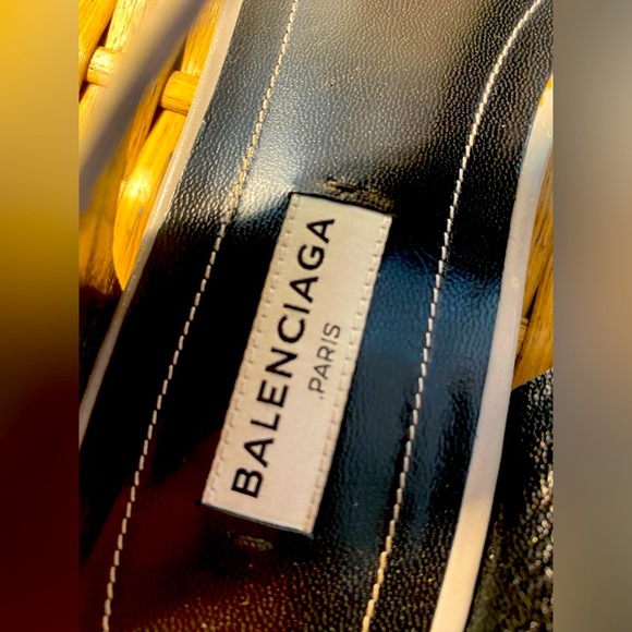 Balenciaga Gray T-Strap Studded Agneau Leather Flat Sandals Sz 38 - Picture 3 of 7